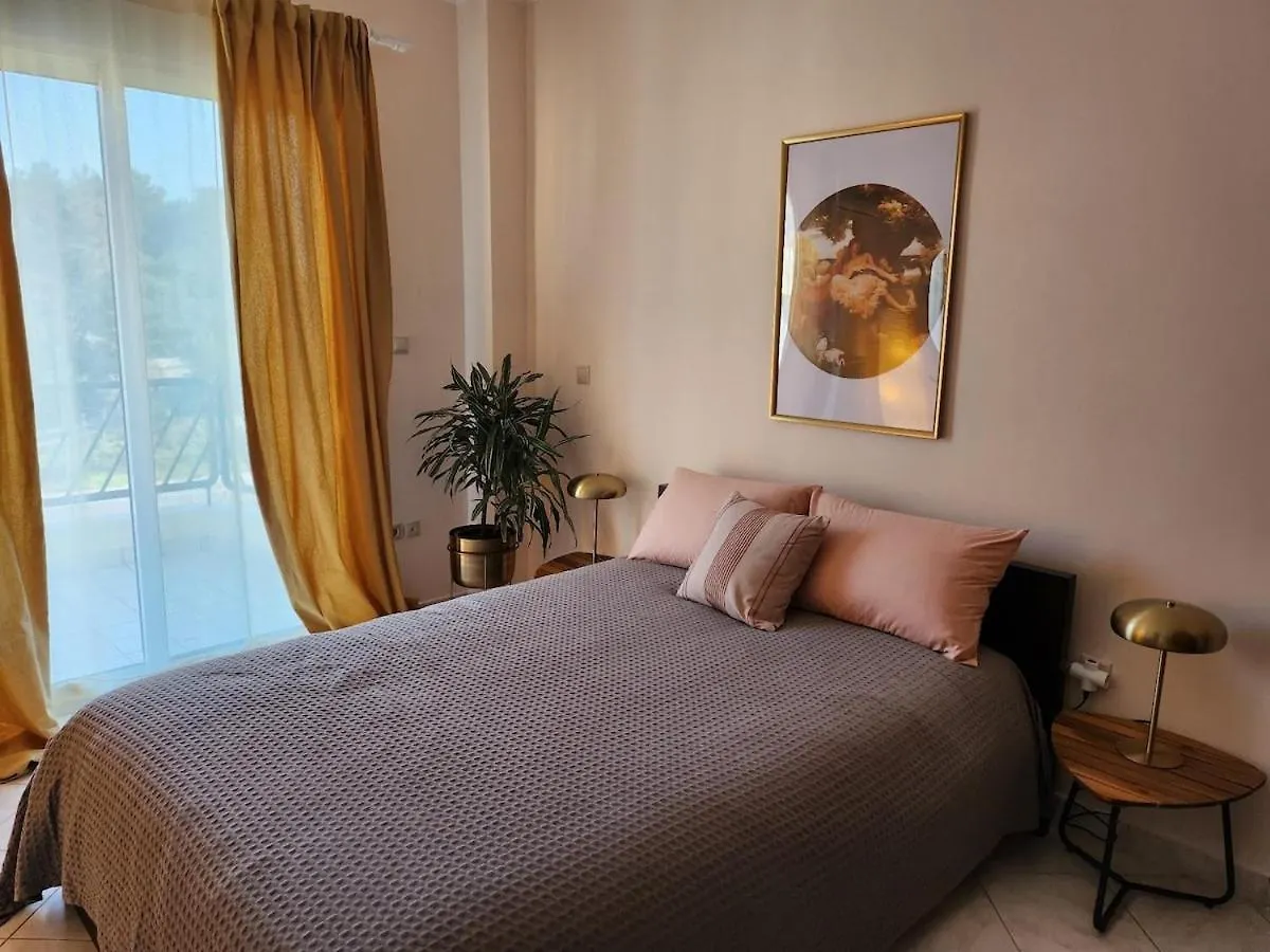 Esperides Apartment أغيا ترياس 0*,  اليونان